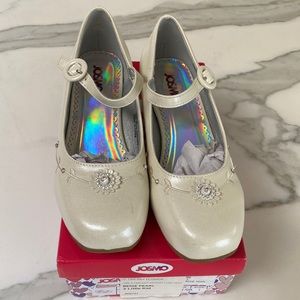 Josip Girls Dress Shoes Size 2 Ivory